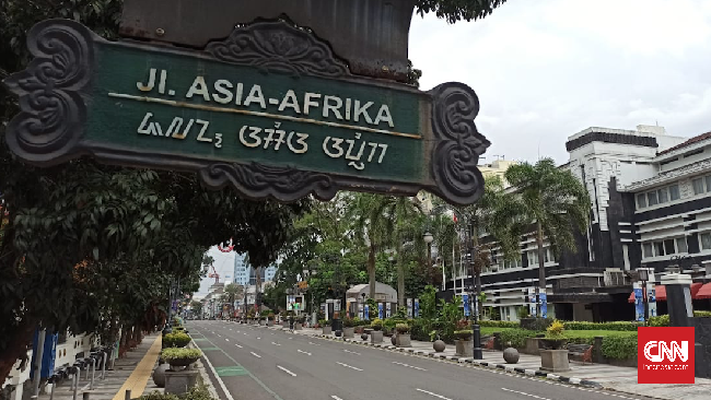 Gubernur Jabar Ridwan Kamil menilai potensi penyebaran virus corona bisa semakin meluas jika masyarakat memaksakan diri pulang kampung.