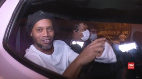 VIDEO: Keluar Penjara, Ronaldinho Jadi Tahanan Rumah