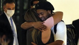 Ronaldinho Segera Bebas dari Tahanan