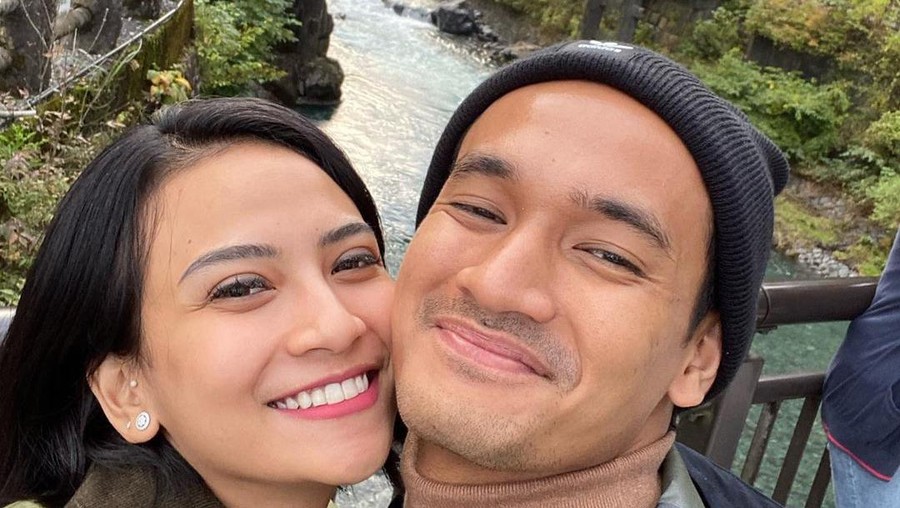 Beda dengan Vanessa Angel yang mendapat hukuman penjara, sang suami, Bibi Ardiansyah hanya diminta menjalani rehablitiasi.