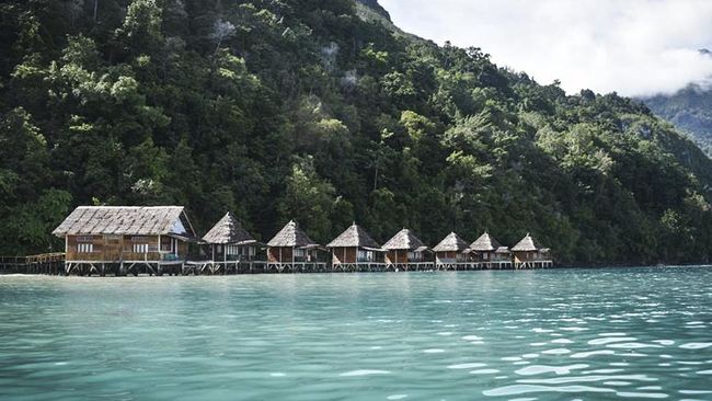 Sejumlah wisata alam Indonesia yang tersembunyi cukup beragam dan dapat memuaskan jiwa petualang Anda. Simak daftarnya berikut ini.