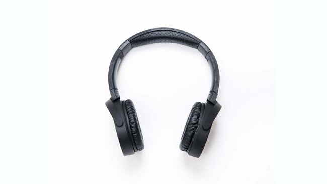 Headhone atau earbuds harus dibersihkan meski tak kelihatan kotor.