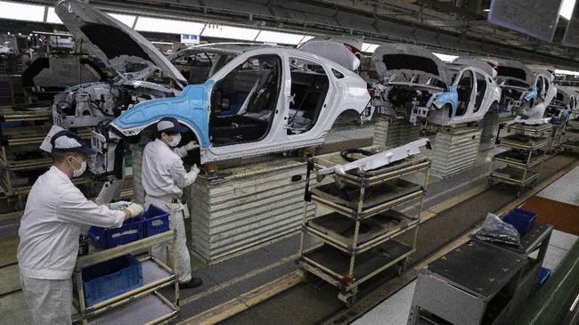 Kemendikbud Minta Industri Ikut Buat Kurikulum Vokasi Kemendikbud menyebut industri mesti terlibat dalam penyusunan kurikulum pendidikan vokasi agar lulusan SMK/perguruan tinggi terserap di era otomatisasi.