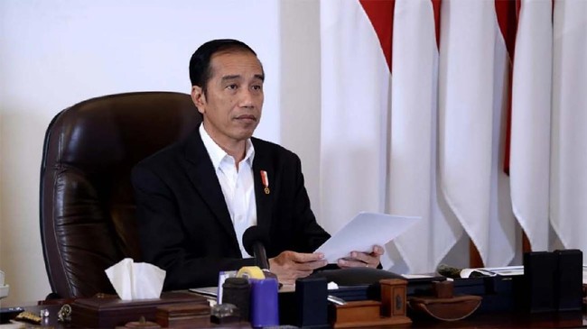 Presiden Jokowi resmi meneken Keppres Nomor 12 Tahun 2020 berisi penetapan wabah virus corona sebagai bencana nasional.