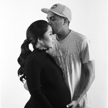 Tak Sengaja Sikut Anak, Mutia Ayu Didatangi Almarhum Glenn Fredly