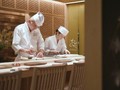 VIDEO: Perempuan Jepang Lawan Mitos untuk Jadi Koki Sushi
