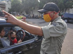 Lockdown Setengah-Setengah yang Ditanggung Daerah