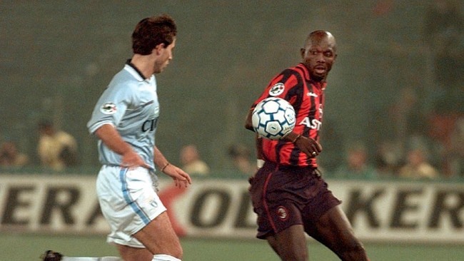 George Weah jadi pemain asal benua Afrika satu-satunya yang meraih gelar Pemain Terbaik Dunia dan Ballon d'Or.