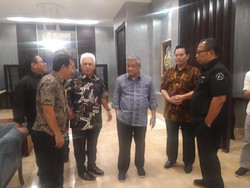 Perkumpulan Urang Banten dan Serikat Media Siber Bantu APD untuk Banten