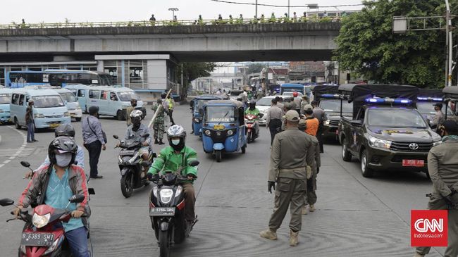 Hari Keempat PSBB, Kendaraan Masuk DKI Malah Meningkat Peningkatan jumlah kendaraan yang masuk Jakarta diprediksi berkurang jika Bodetabek sudah berlakukan PSBB.