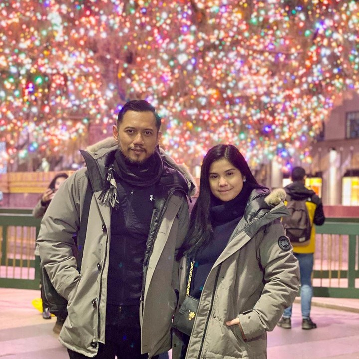 <p>Annisa juga sering membandingkan suaminya dengan Hyun Bin yang memerankan tokoh Kapten Ri di drama Korea <em>Crash Landing on You. </em>Mirip enggak nih, Bun? (Foto: Instagram @annisayudhoyono)</p>