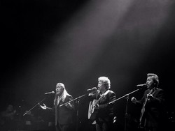 Lirik lagu Sajadah Panjang - Bimbo