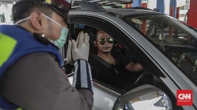 Viral MPV Xenia Asal Potong Jalur di Tol Dirujak Netizen