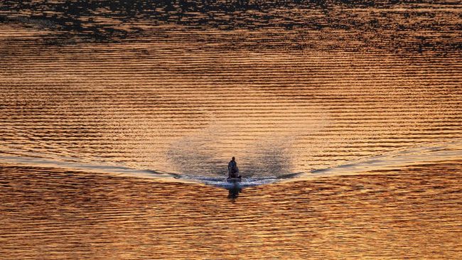 Pesawat Tabrakan dengan Helikopter, Jatuh ke Sungai Potomac