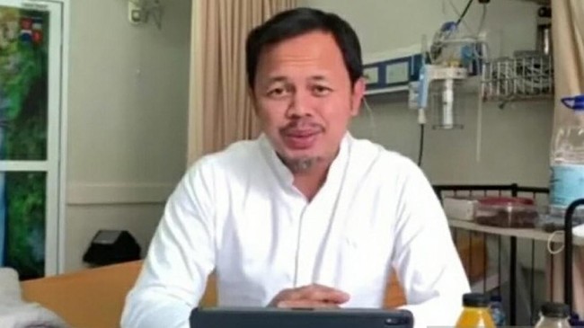 Meski masih menunggu hasil swab, Bima Arya dinyatakan sehat secara klinis dan diizinkan untuk menjalankan isolasi mandiri di rumah.