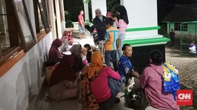 Trauma, Warga Kalianda Mengungsi saat Erupsi Anak Krakatau