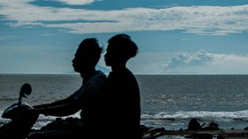 Gunung Anak Krakatau Erupsi Lagi, Kolom Abu Hitam Bertambah Tinggi