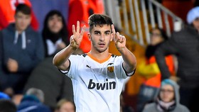 Madrid Ikuti Juventus dan Liverpool Buru Wonderkid Valencia