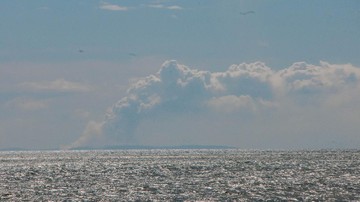 PVMBG Catat Erupsi Anak Krakatau Masih Terjadi hingga Sabtu Pagi