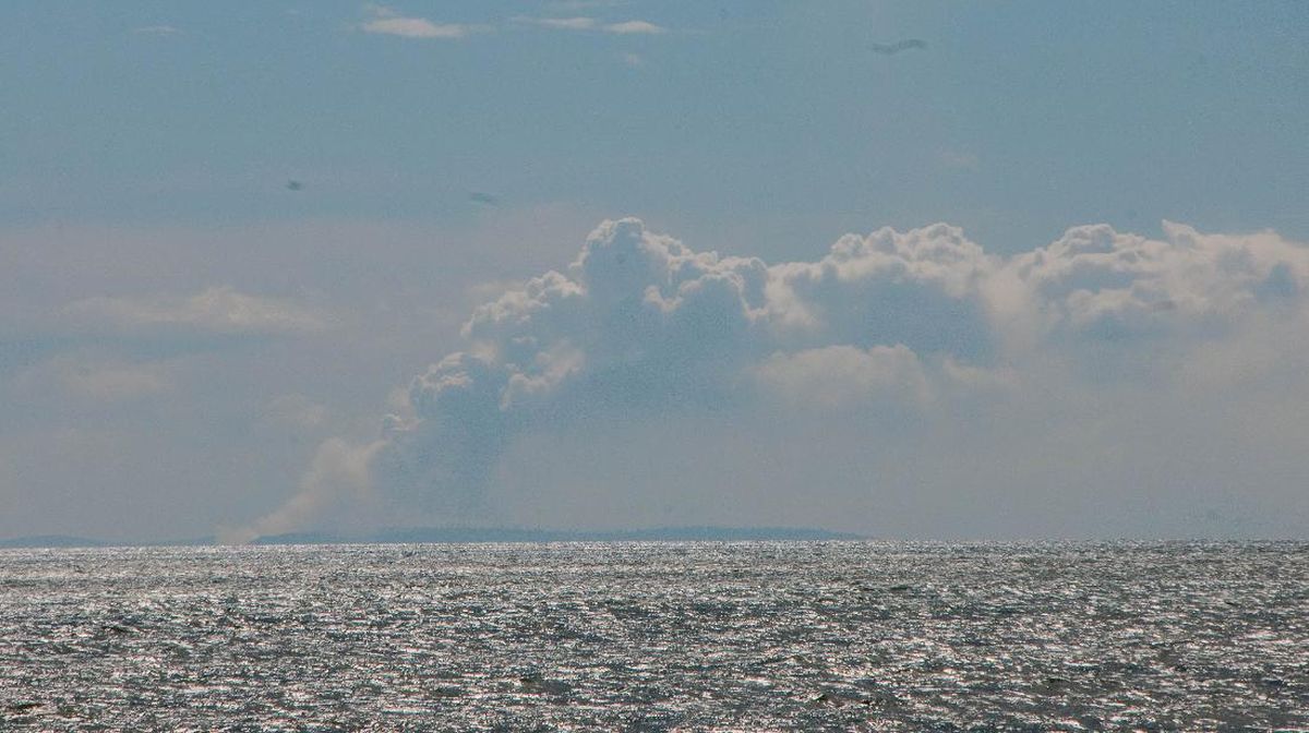 PVMBG Catat Erupsi Anak Krakatau Masih Terjadi hingga Sabtu Pagi