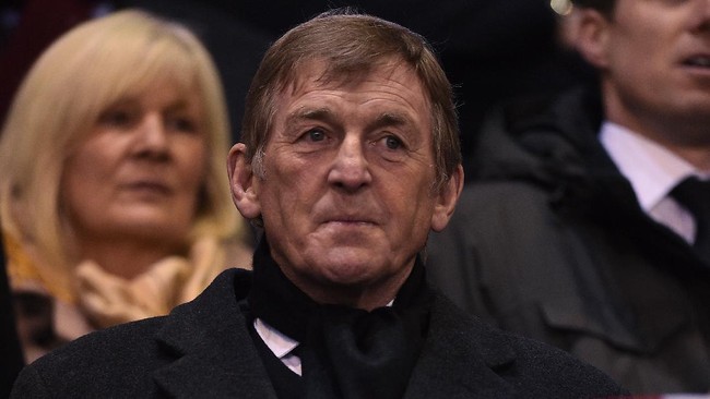 Legenda Liverpool, Kenny Dalglish, memuji para pekerja medis Inggris yang bekerja total memerangi virus corona.