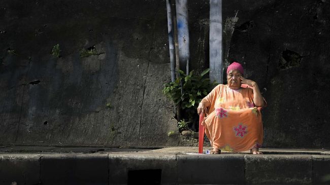 Orang yang baru saja tiba dari perjalanan mudik disarankan untuk melakukan isolasi mandiri di rumah masing-masing. Apa saja yang harus dilakukan?