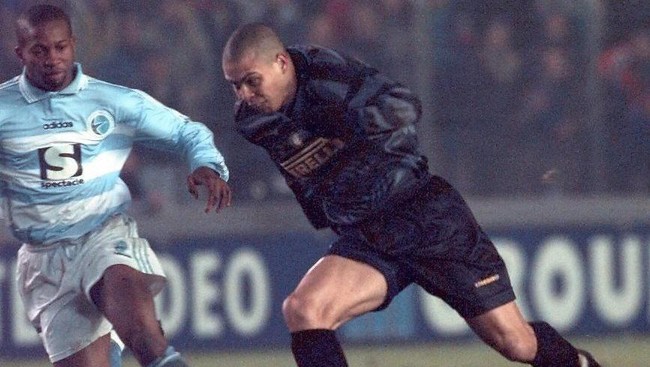 Legenda Brasil Ronaldo Luis Nazario de Lima jadi pemain termahal dunia jika bursa transfer pada 1997 dihitung setelah inflasi.