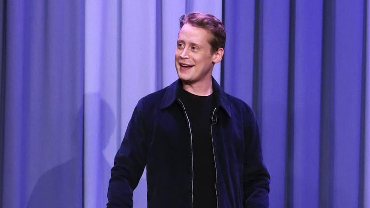 Aktor Macaulay Culkin, dipastikan muncul lagi di Home Alone mendatang yang akan tayang di Disney Plus. Dikabarkan Disney membayarnya hingga Rp49 Miliar.