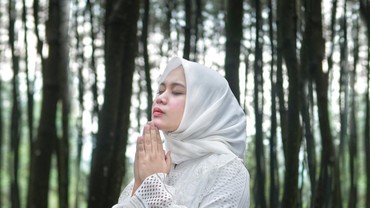 Jarang Terekspos, Anisa Rahman Ternyata Dinikahi Pria Malaysia