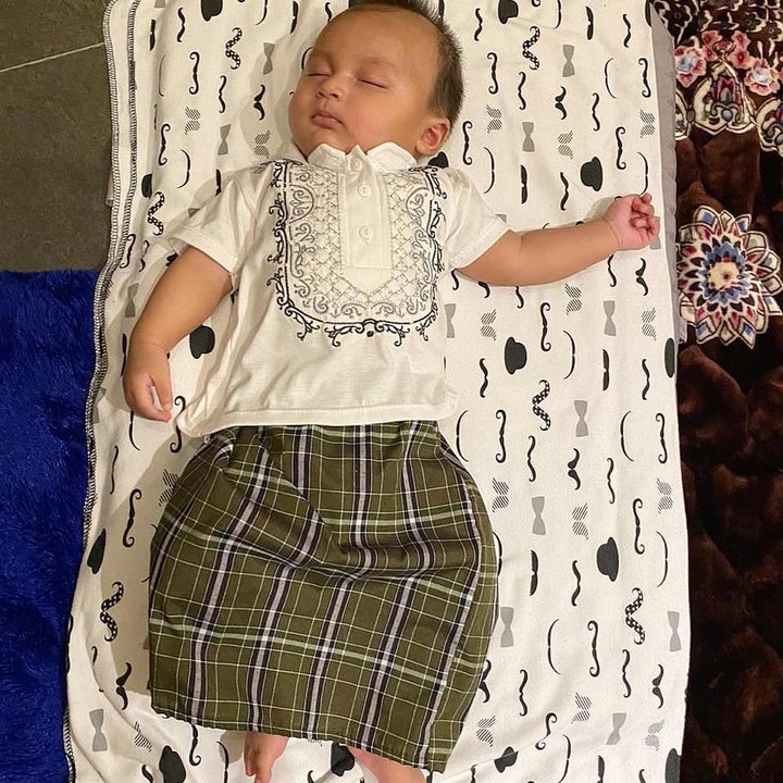 <p>Nyenyak banget nih tidur Kiano, jadi tenang melihatnya. (Foto: Instagram @baimwong)</p>