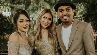 Fakta Hubungan Mutia Ayu & Echa Frauen Model yang Sering Pose Menantang