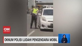 VIDEO: Oknum Polisi Ludahi Pengendara Mobil