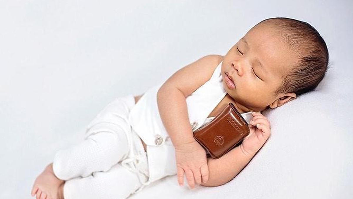 Lucu dan menggemaskan&comma; ini dia lima foto putra Ahok BTP dan Puput yang sudah menginjak usia tiga bulan&period;