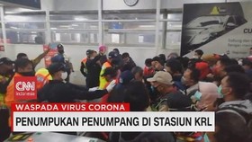 VIDEO: Penumpukan Penumpang KRL Saat PSBB