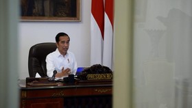 Belum Longgarkan PSBB, Jokowi Tetap Pertimbangkan Korban PHK