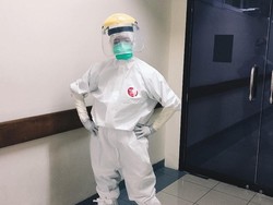Cerita Perawat di Jakarta yang Viral Usai Ungkap Cara Pakai APD yang Benar