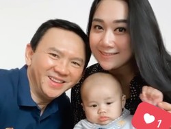Ahok Main Bareng Anaknya yang Masih Bayi, Netizen Gemas