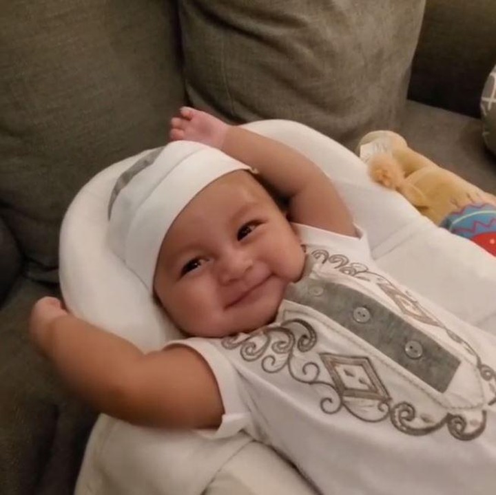 <p> Senyumnya Kiano bikin nular ya, Bunda? (Foto: Instagram @baimwong)</p>