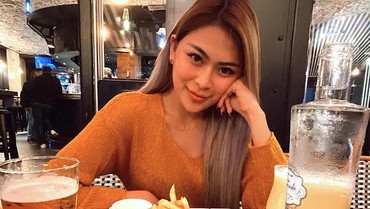 img-title Dituduh Pansos Lewat Sindiran, Sahabat Mutia Ayu Beri Penjelasan