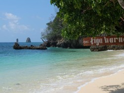 Potret Eksotisme Pantai Tiga Warna di Malang