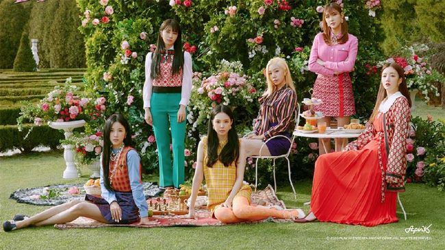 Apink resmi merilis single terbaru Dumhdurum pada Senin (13/4) dalam rangka merayakan hari jadi mereka yang kesembilan.