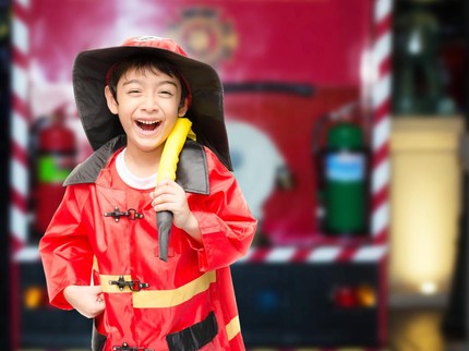 Kenalkan Anak dengan Pemadam Kebakaran, Apa Saja Sih Tugasnya?