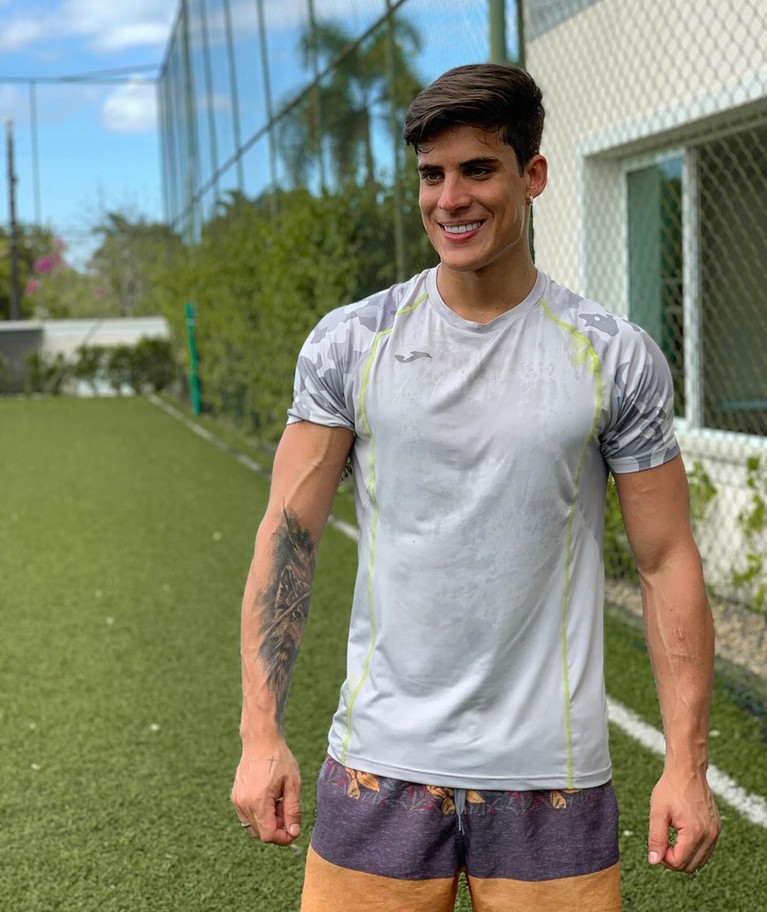 7 Foto Tiago Ramos, Pacar Ibunda Neymar yang Lebih Muda 30 Tahun Ibunda Neymar, Nadine Goncalves, mencuri perhatian publik dunia usai menjadikan pria yang lebih muda 30 tahun darinya bernama Tiago Ramos sebagai kekasih.