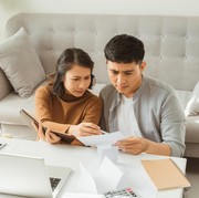 Kiat Mengatur Uang dan Berinvestasi buat Pasangan yang Baru Menikah
