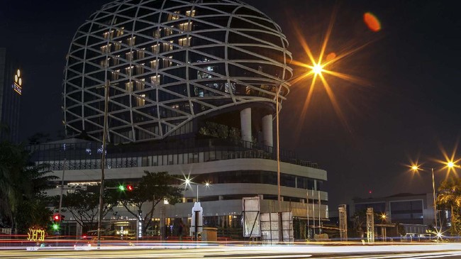 FOTO: Lampu Cinta dari Hotel untuk Petugas Medis Indonesia