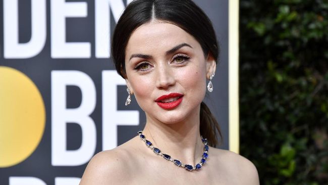 Ana de Armas dikabarkan akan memerankan karakter Marilyn Monroe dalam film bertajuk Blonde.