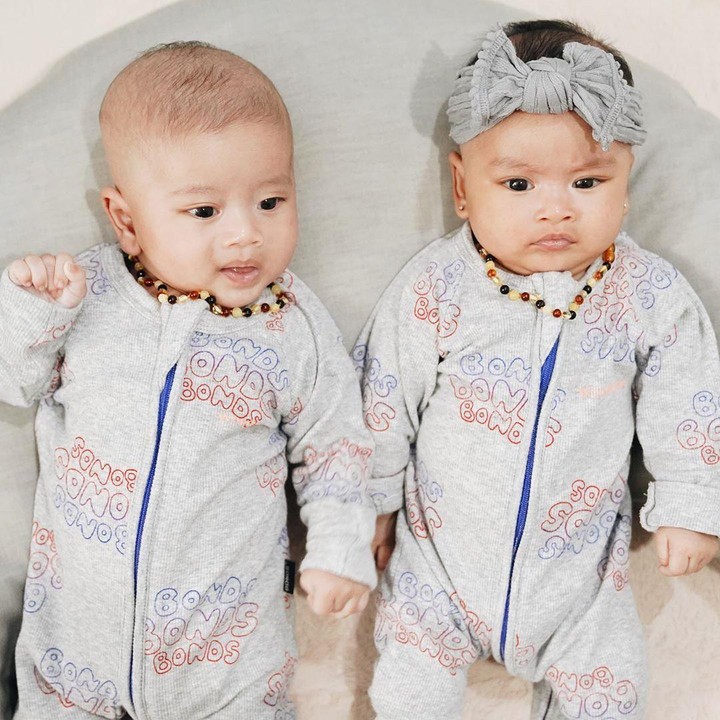 <p>Gemas! Meski di rumah saja, Zayn dan Zunaira tetap tampil gaya dong, Bunda. (Foto: Instagram @syahnazs)</p>