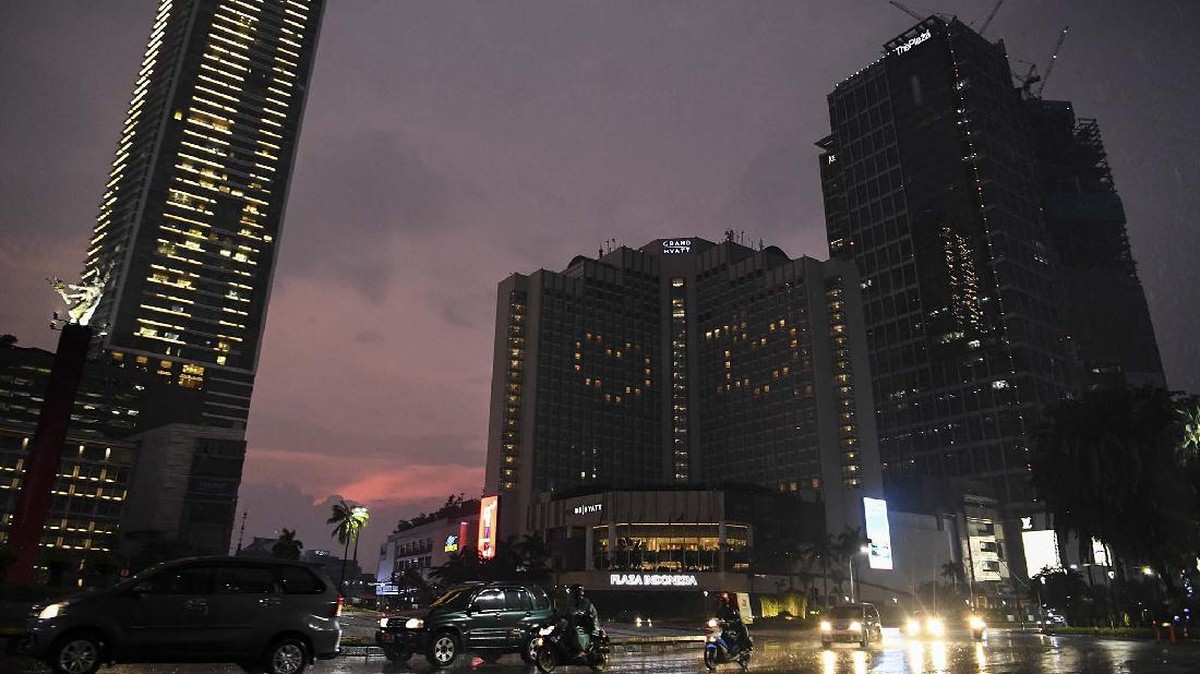 FOTO: Lampu Cinta dari Hotel untuk Petugas Medis Indonesia