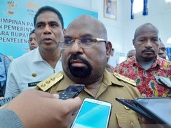 Cek Medis, Gubernur Papua Lukas Enembe Dibawa ke RSPAD Gatot Soebroto