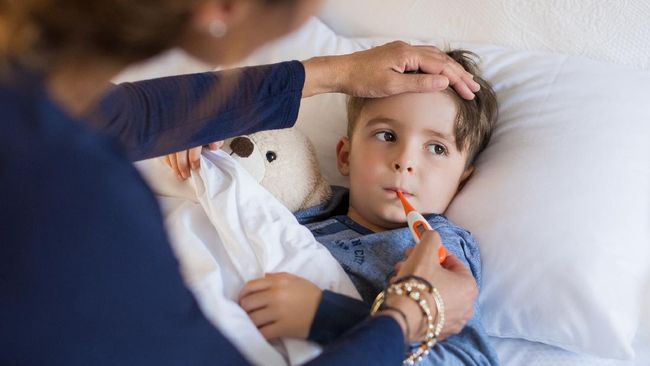 Pneumonia sering kali terlambat disadari karena gejala yang sulit dibedakan dengan penyakit pernapasan lain yang ringan seperti pilek dan selesma (common cold).